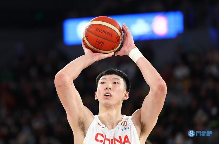 加油大魔王！贾磊：周琦照这个水平打下去 真的有机会重回NBA